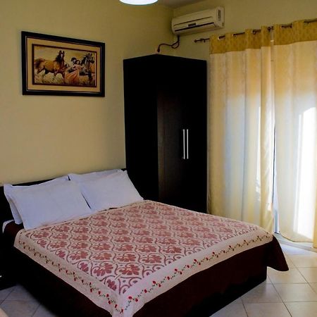Hotel 4 Stinet Vlorë エクステリア 写真