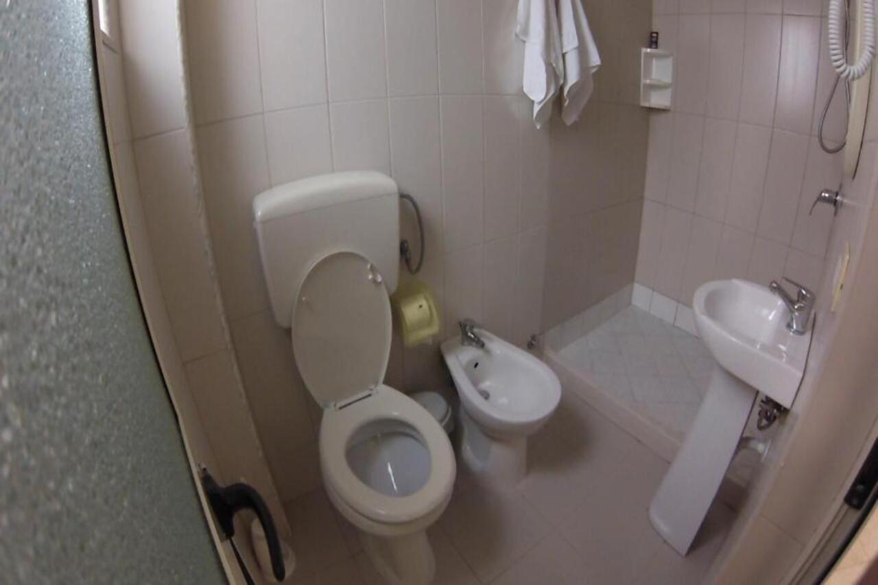 Hotel 4 Stinet Vlorë エクステリア 写真