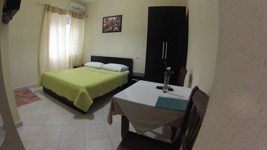 Hotel 4 Stinet Vlorë エクステリア 写真