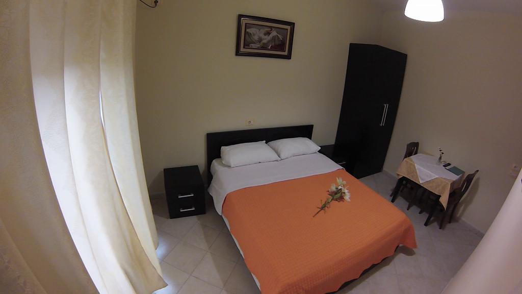 Hotel 4 Stinet Vlorë エクステリア 写真