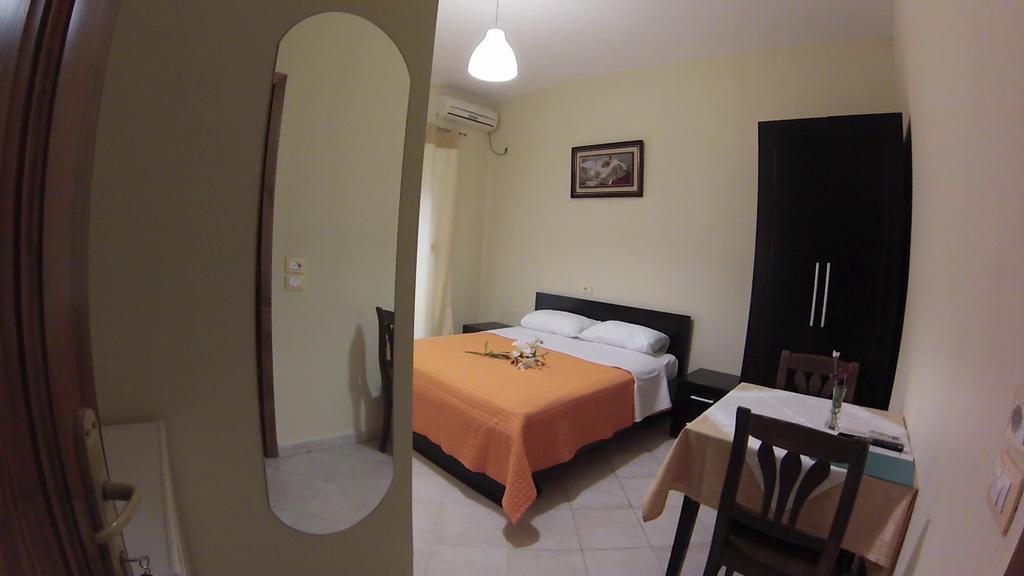 Hotel 4 Stinet Vlorë エクステリア 写真