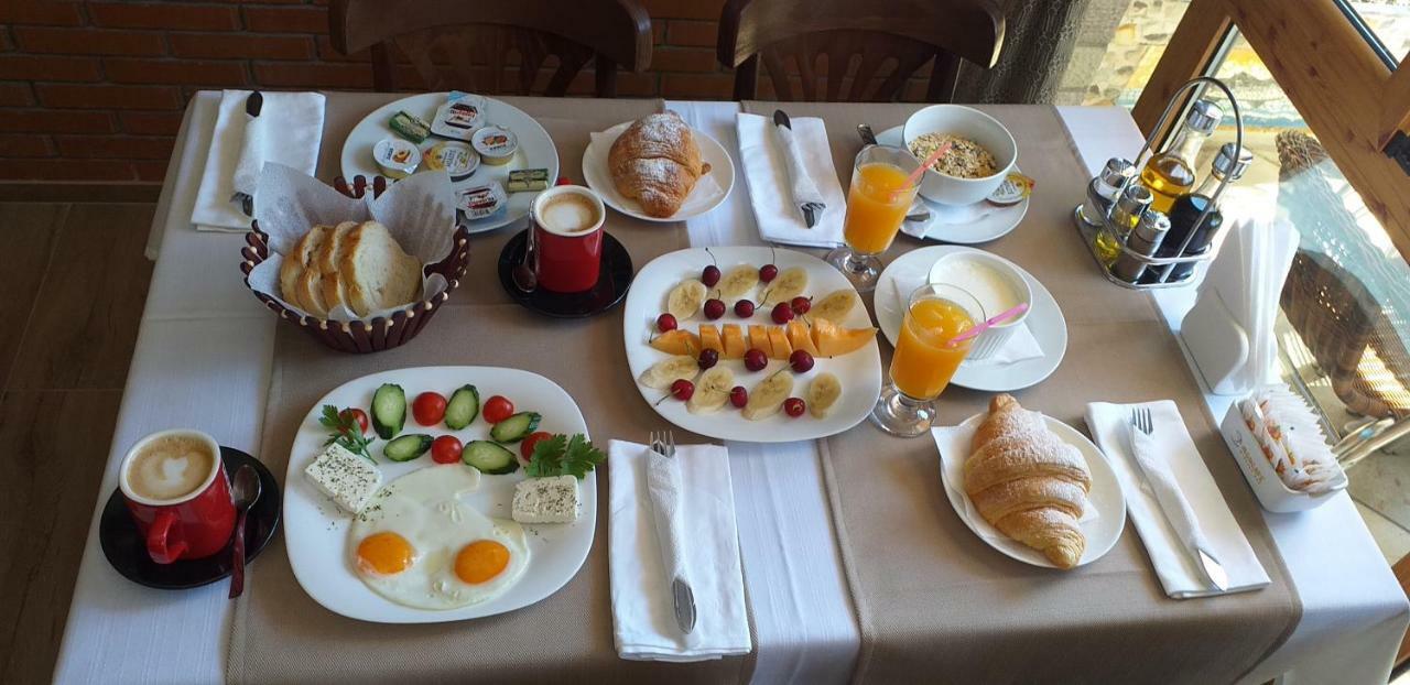 Hotel 4 Stinet Vlorë エクステリア 写真