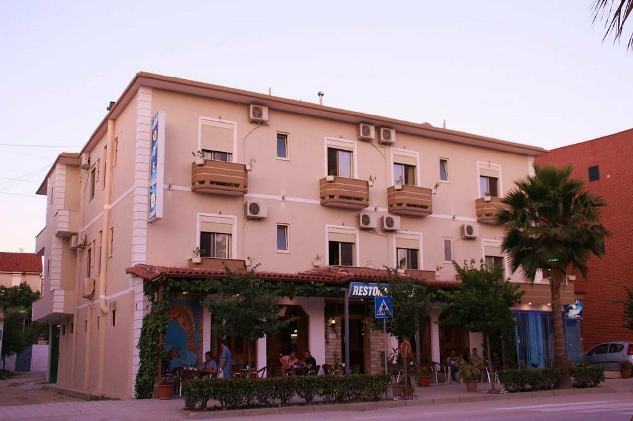 Hotel 4 Stinet Vlorë エクステリア 写真