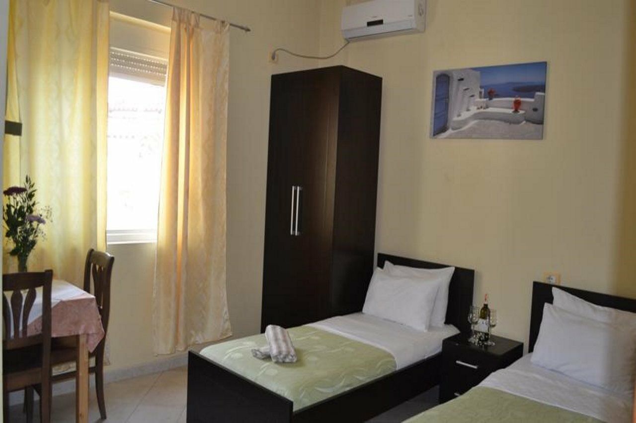 Hotel 4 Stinet Vlorë エクステリア 写真