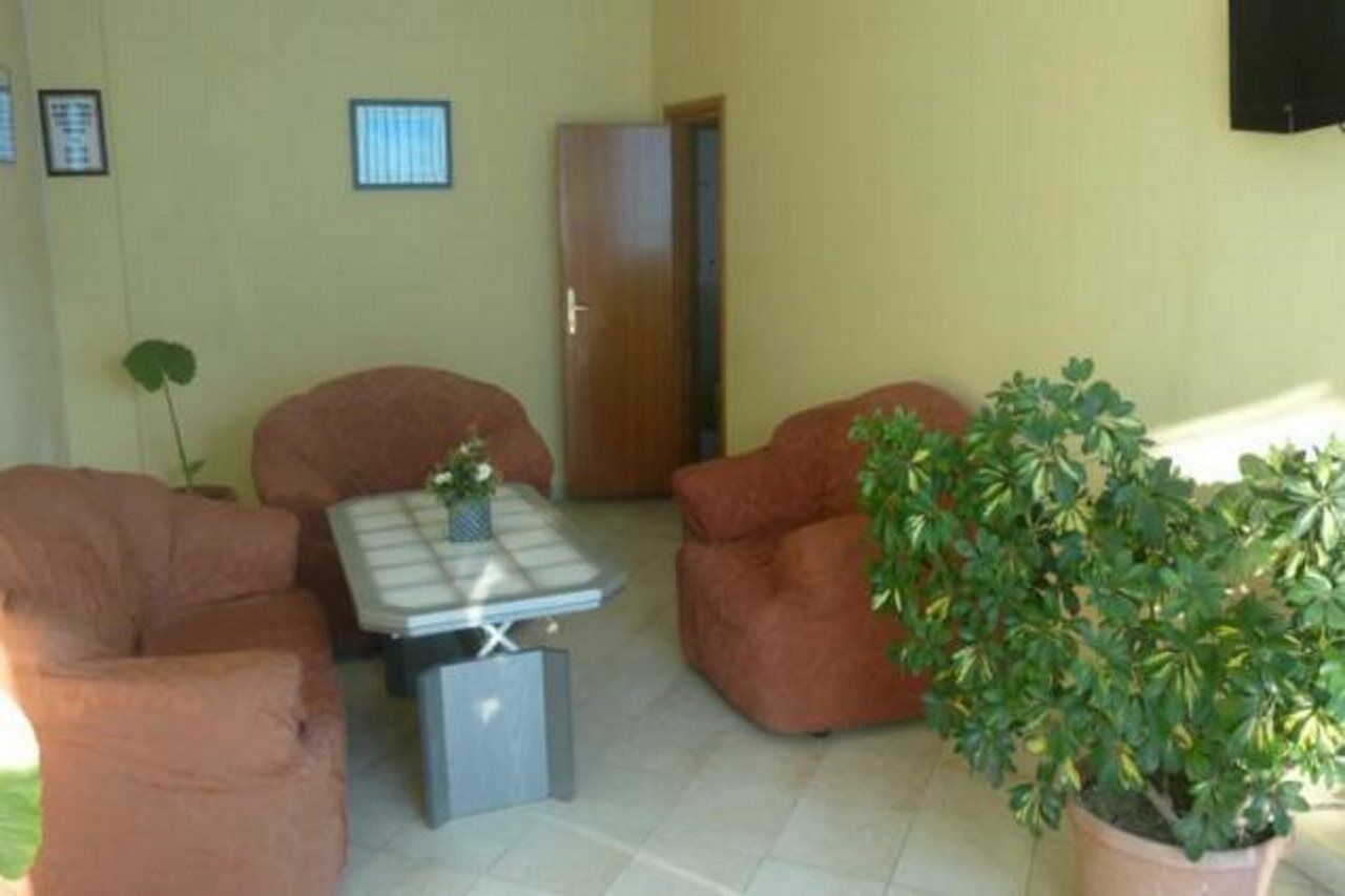 Hotel 4 Stinet Vlorë エクステリア 写真