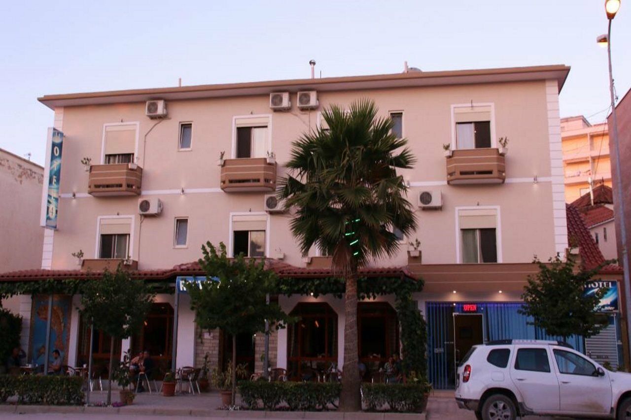 Hotel 4 Stinet Vlorë エクステリア 写真