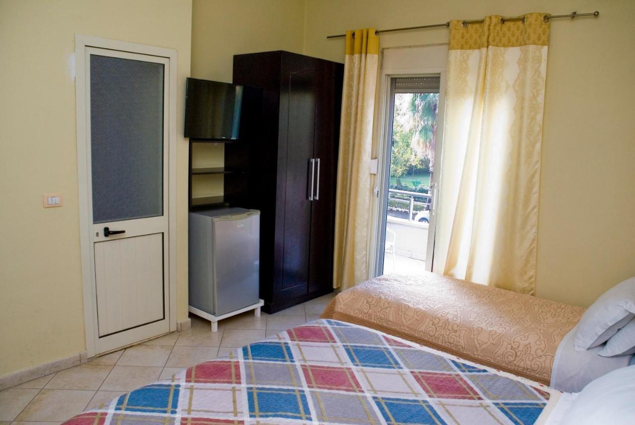 Hotel 4 Stinet Vlorë エクステリア 写真