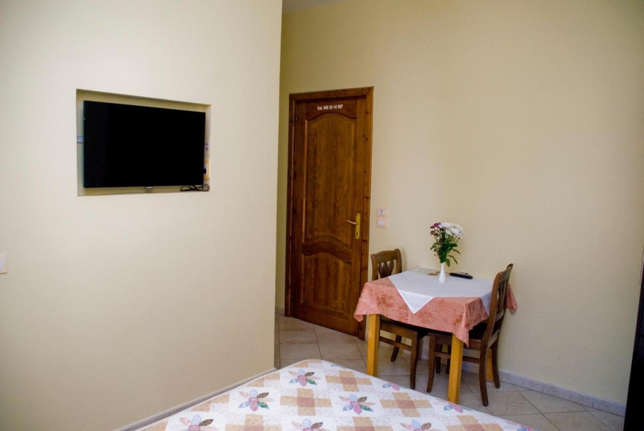 Hotel 4 Stinet Vlorë エクステリア 写真