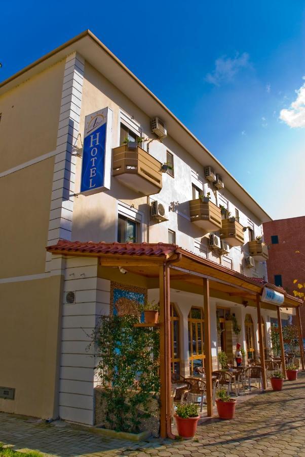 Hotel 4 Stinet Vlorë エクステリア 写真