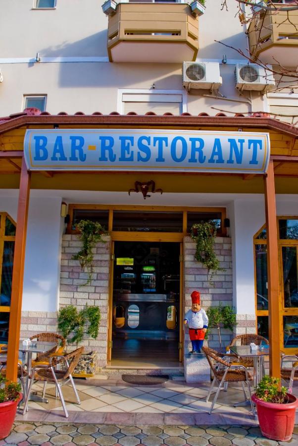 Hotel 4 Stinet Vlorë エクステリア 写真